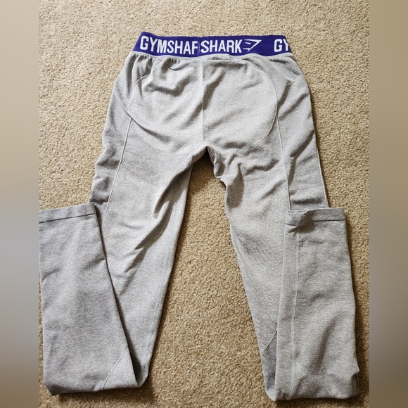 EUC Gymshark‎ gray/purple leggings - Picture 8 of 8